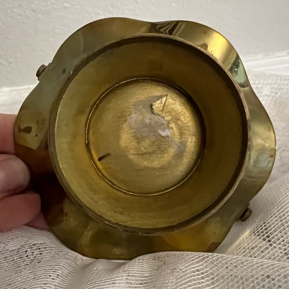 Vintage Brass Scalloped Edge Basket with Folding Handle - Picture 4 of 6